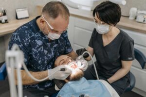 10 Tips for Maintaining Healthy Teeth and Gums